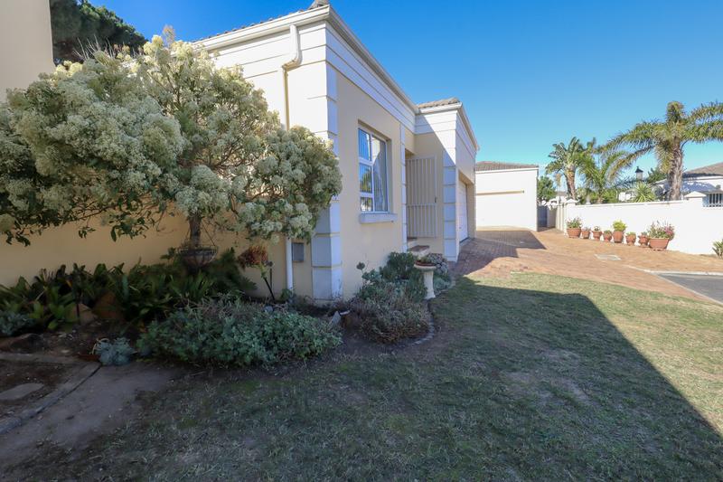 To Let 3 Bedroom Property for Rent in Somerset Ridge Western Cape